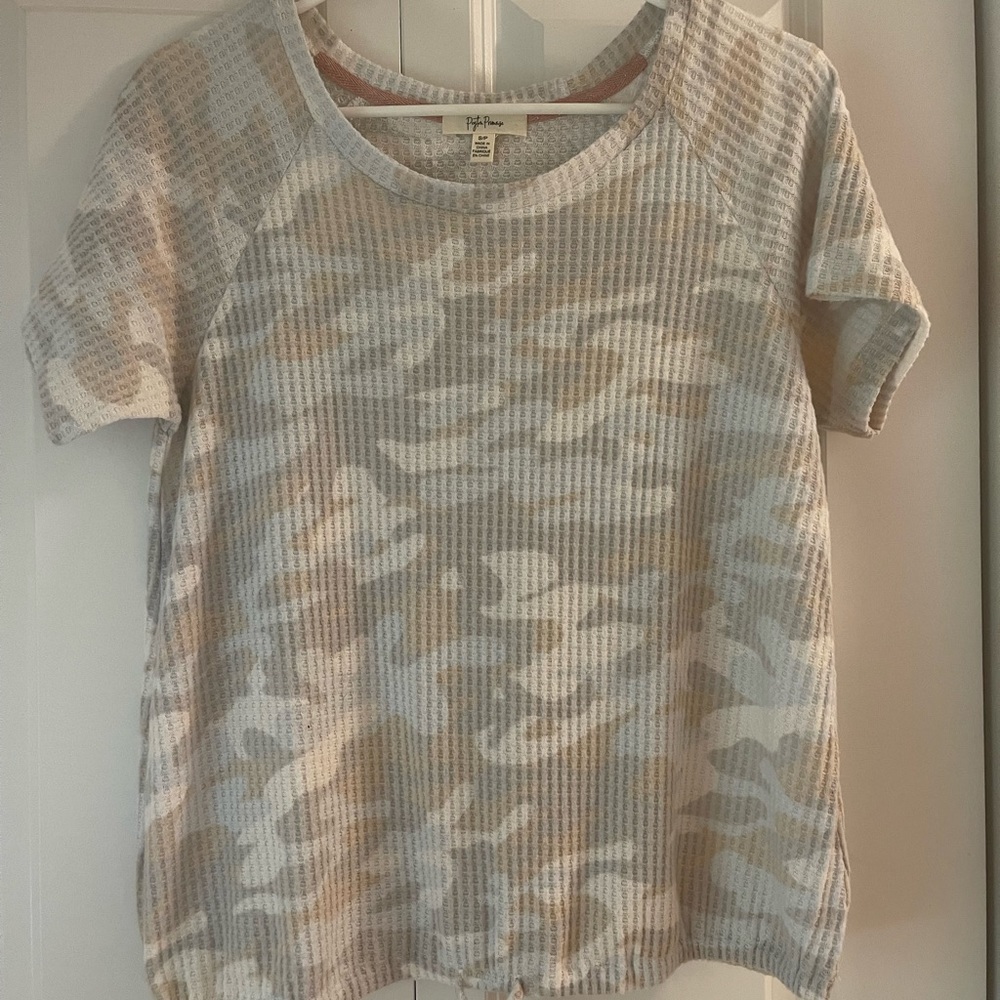 Peyton Primrose | T-Shirt
